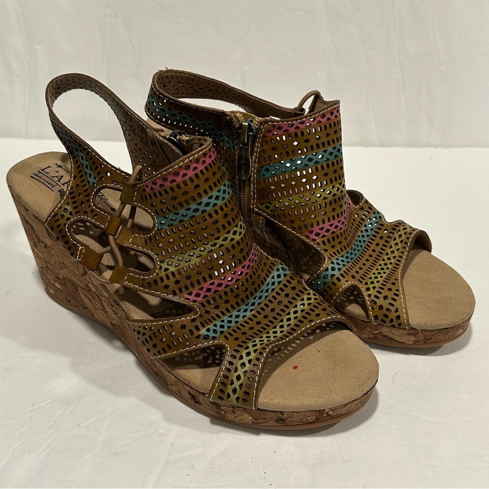 L'Artiste Spring Step Perforated Leather Wedge Sandals Cork-Heel EU 39 US 8.5